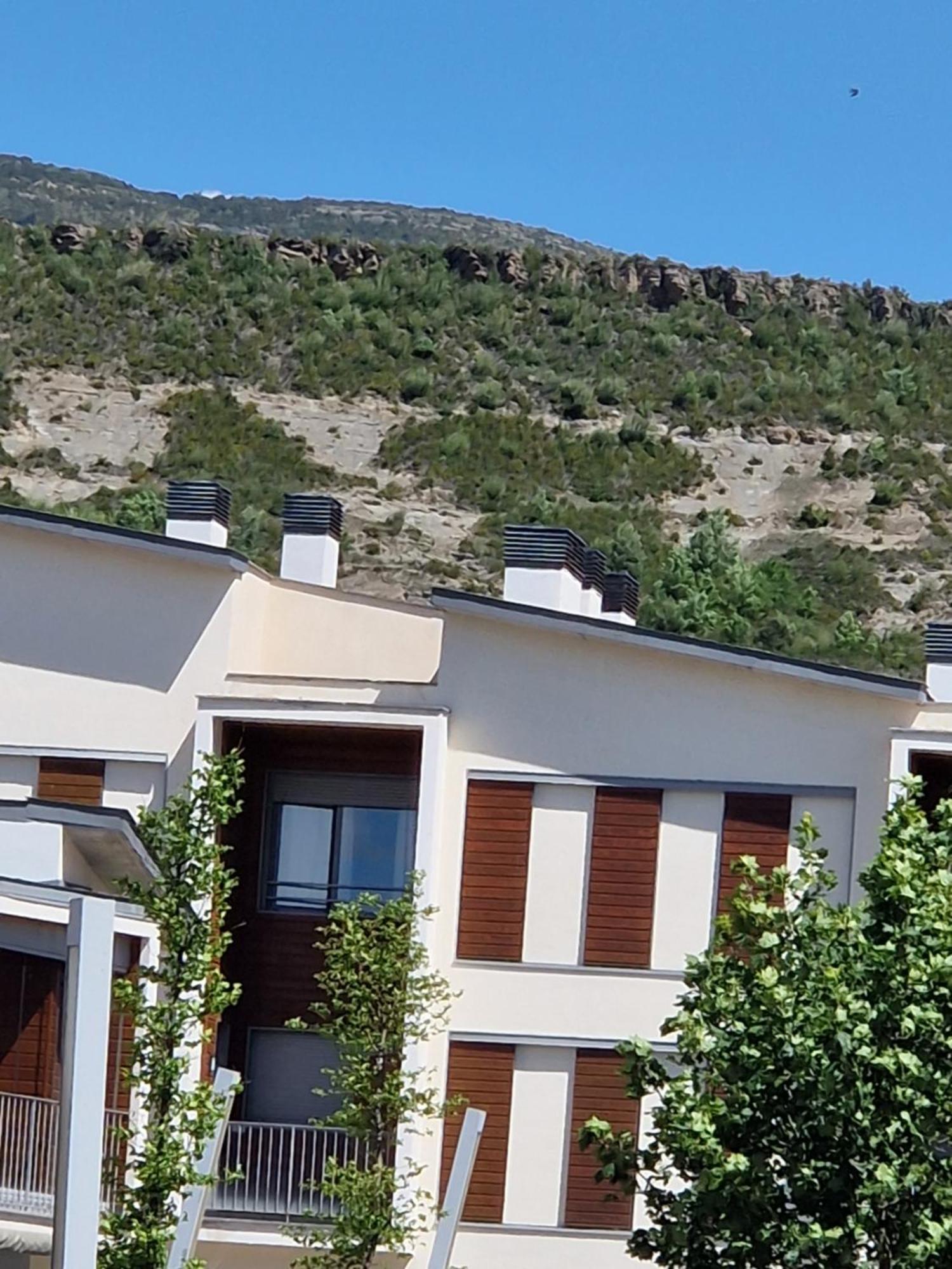Apartament Duplex Gaby Sabiñánigo Zewnętrze zdjęcie